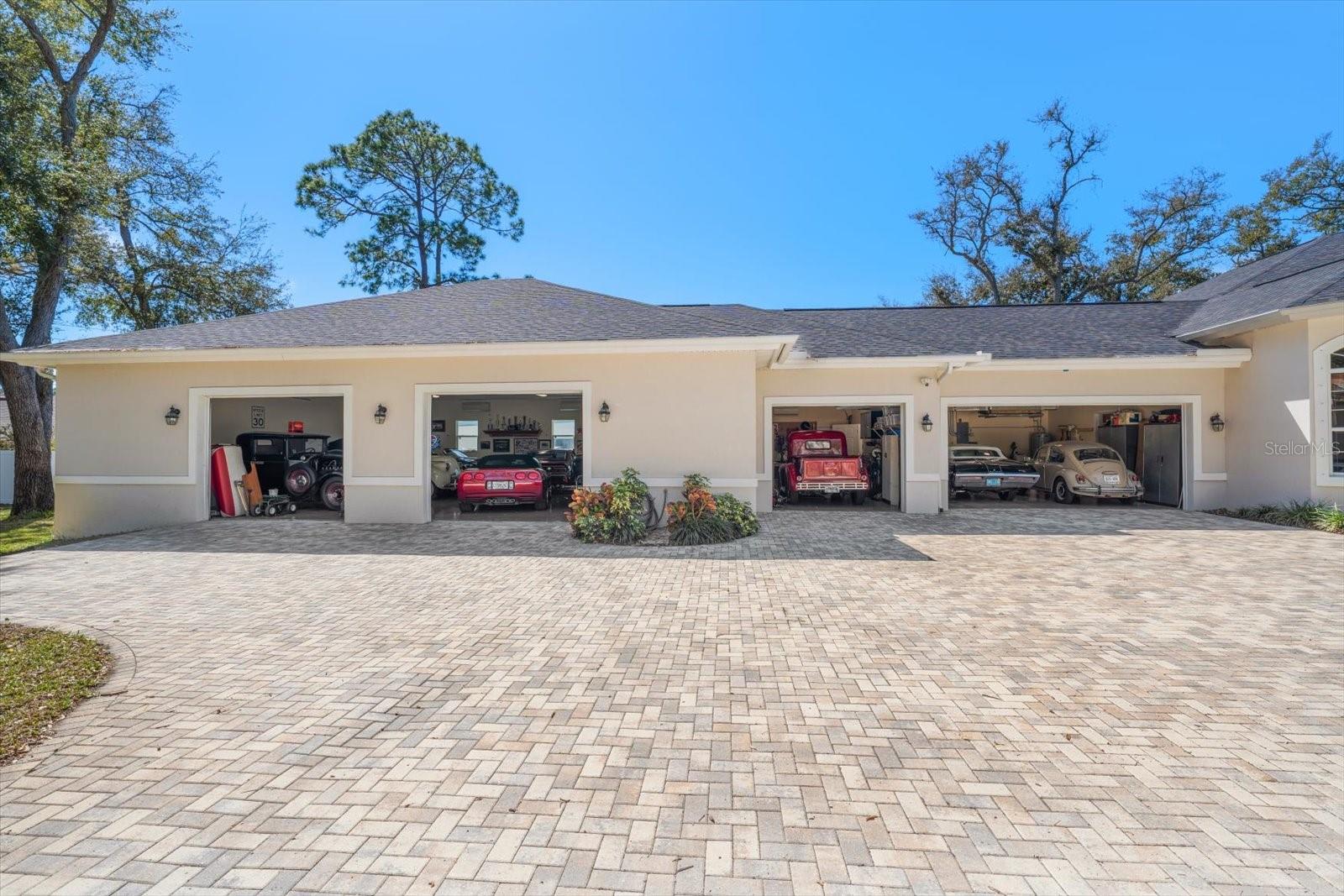 PINELLAS GROVES - Residential