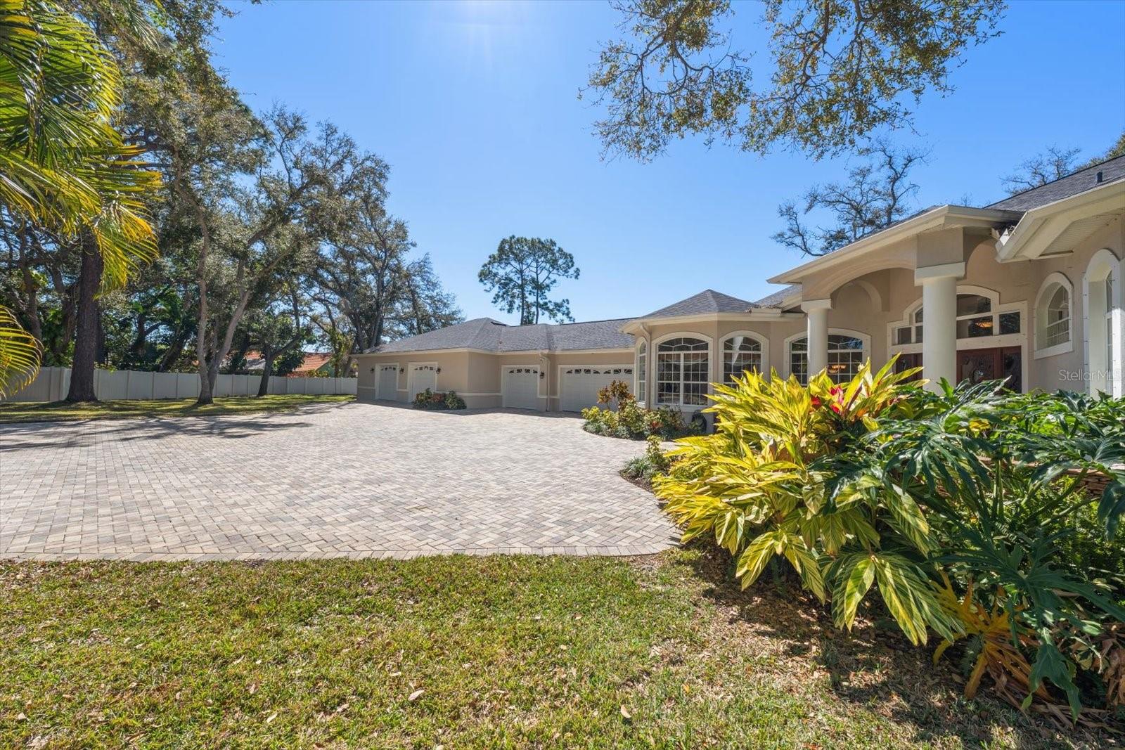 PINELLAS GROVES - Residential