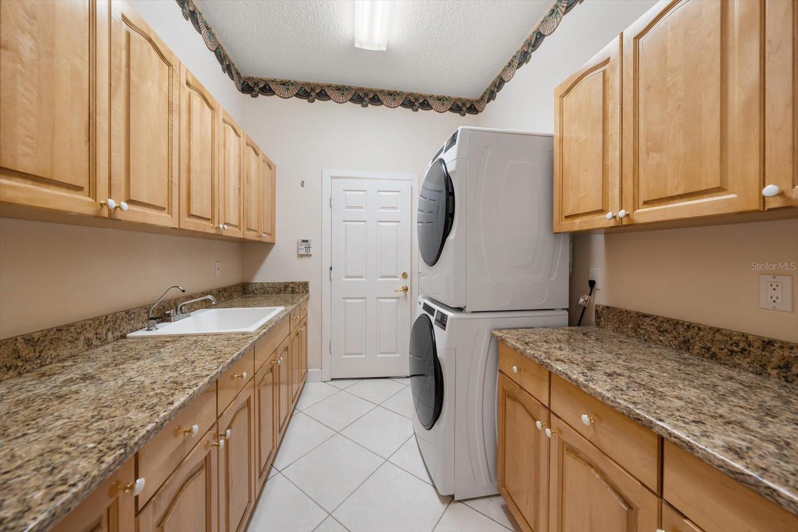 PINELLAS GROVES - Residential