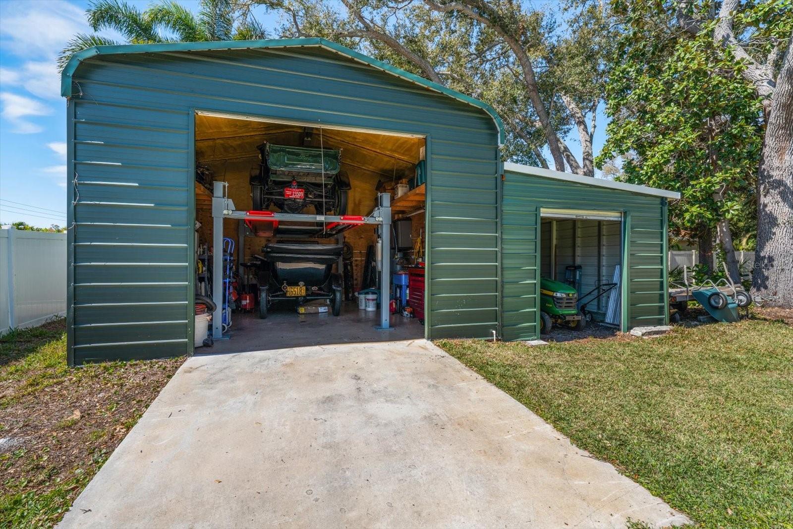 PINELLAS GROVES - Residential