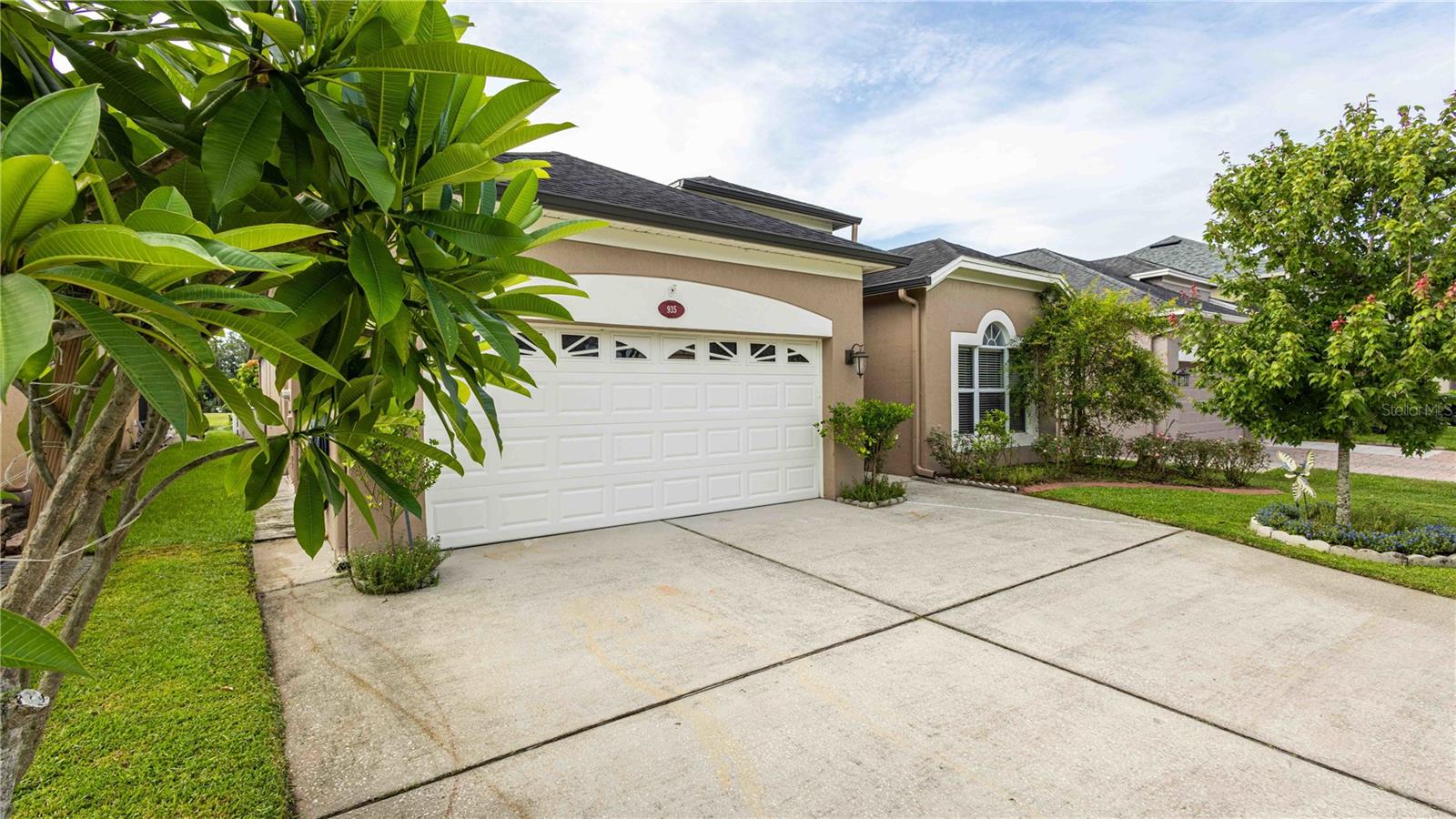 935 EKANA GREEN COURT