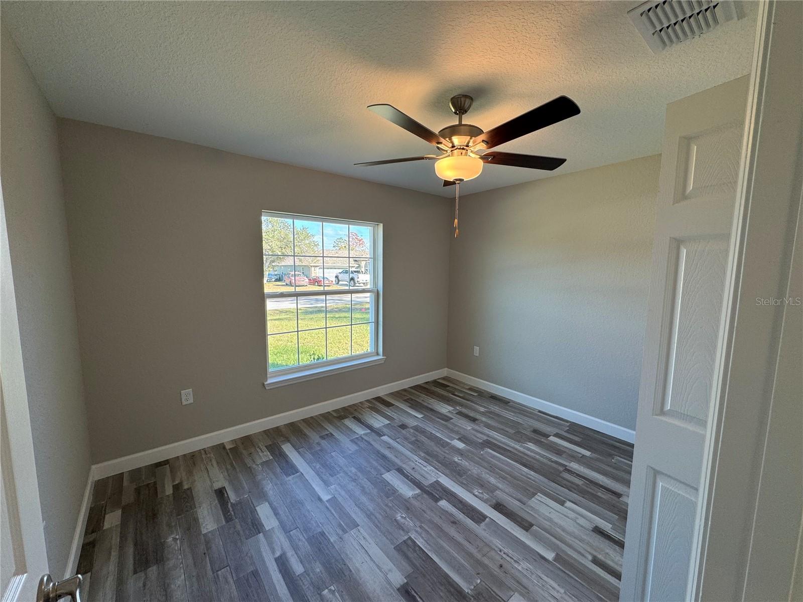 MARION OAKS UN 01 - Residential Lease