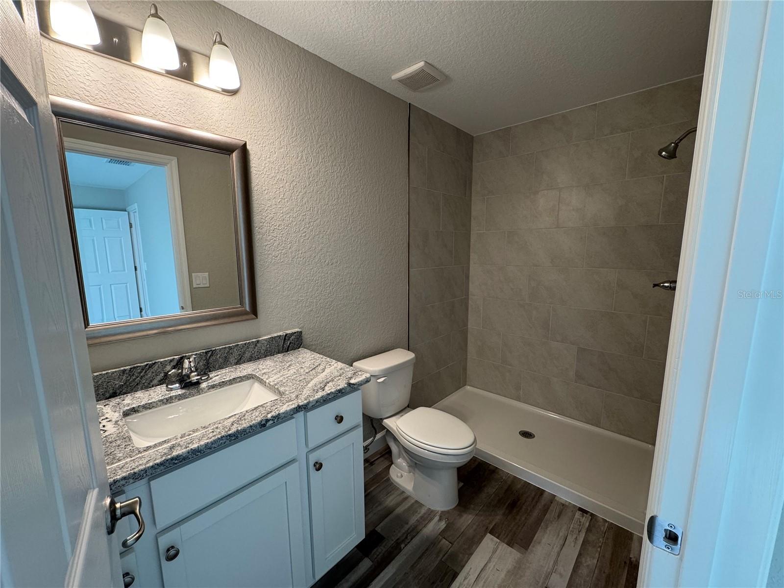 MARION OAKS UN 01 - Residential Lease