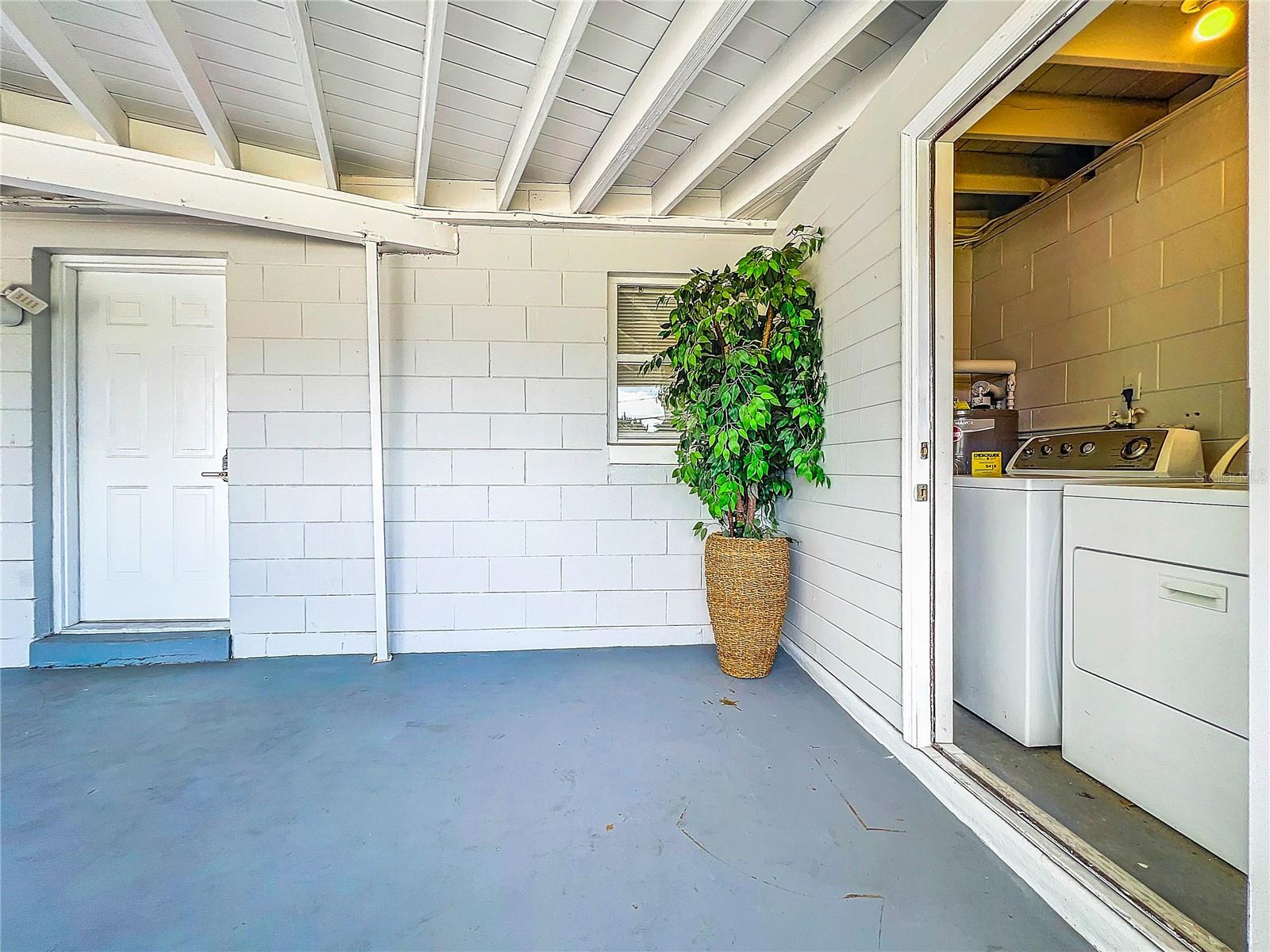 LAKE SUNSET SHORES - Residential Lease