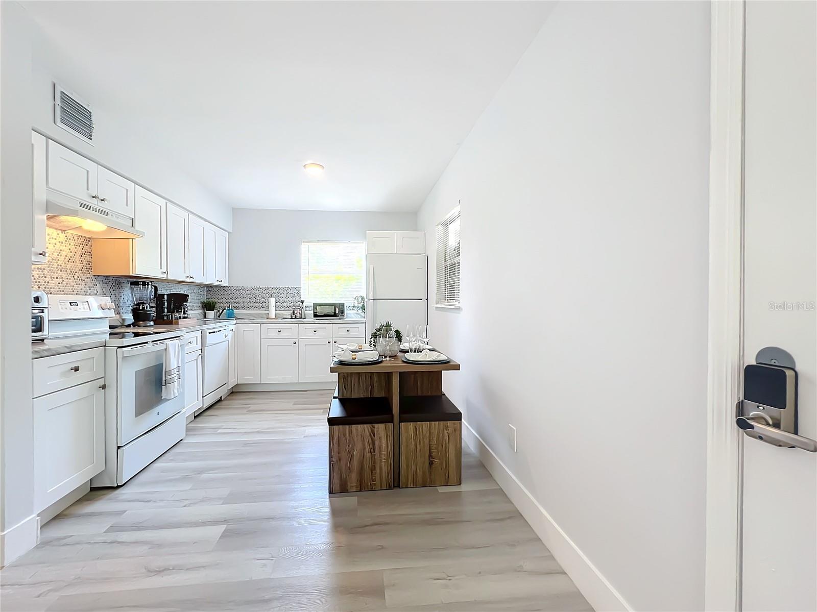 LAKE SUNSET SHORES - Residential Lease