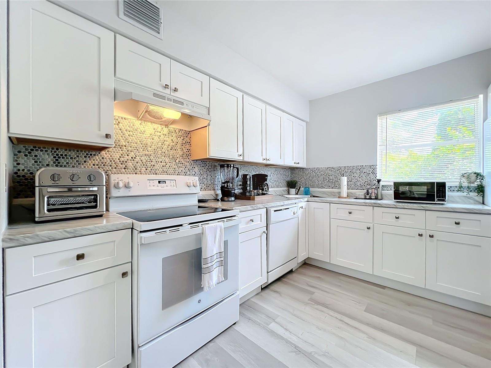LAKE SUNSET SHORES - Residential Lease