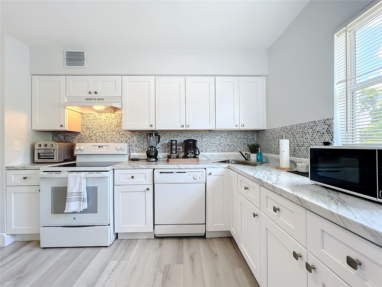 LAKE SUNSET SHORES - Residential Lease