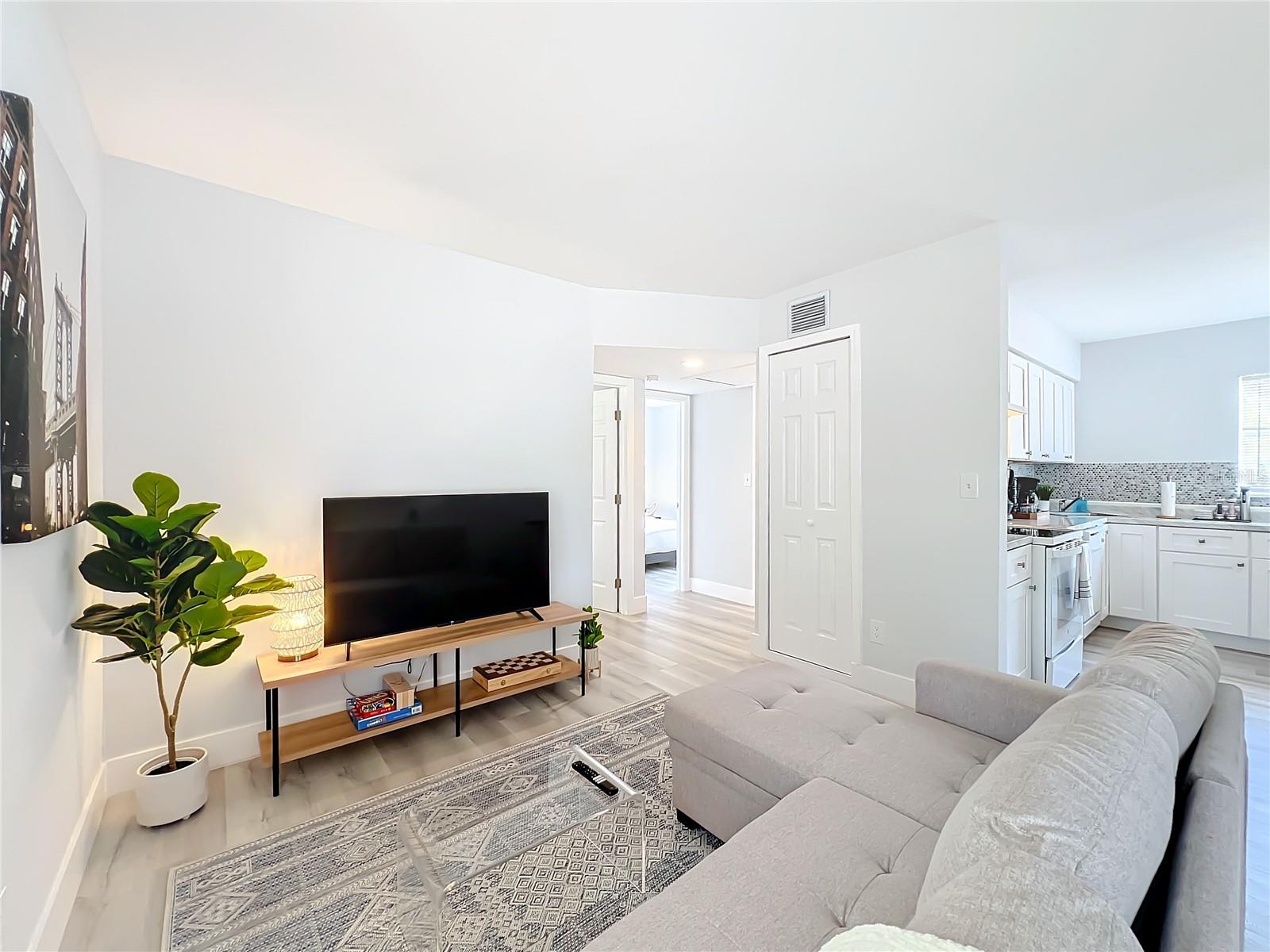 LAKE SUNSET SHORES - Residential Lease