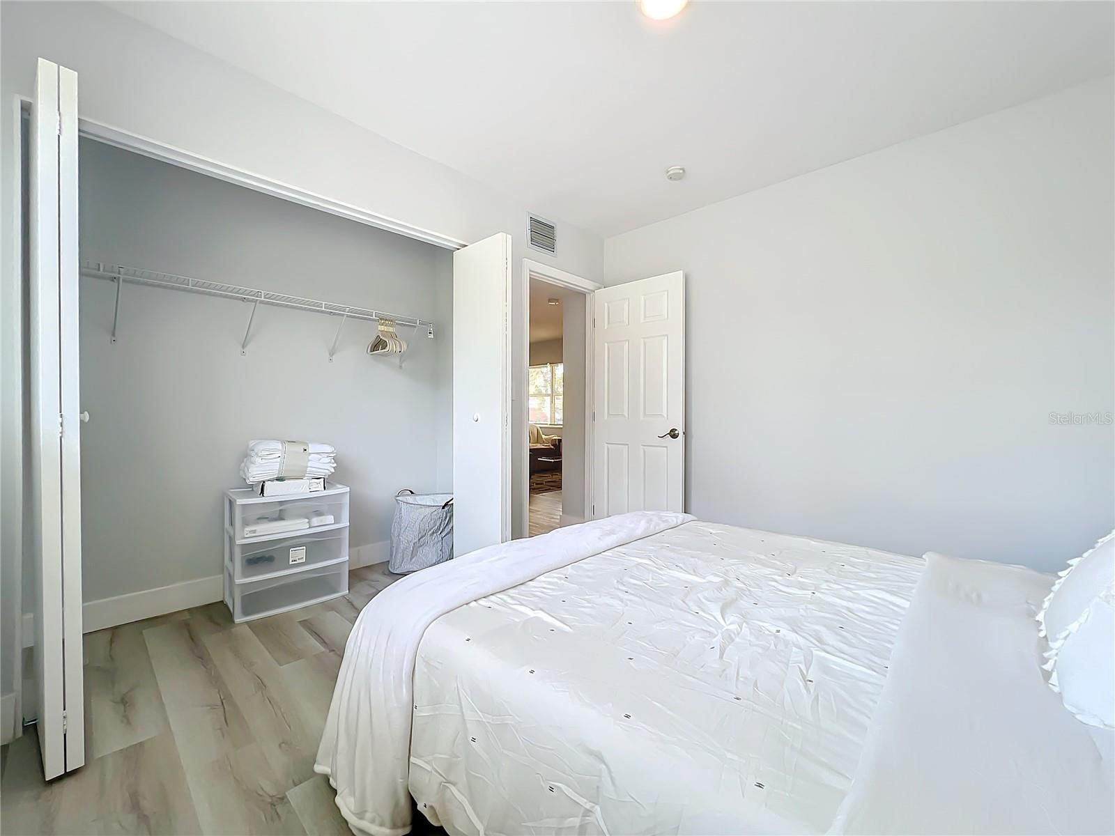 LAKE SUNSET SHORES - Residential Lease