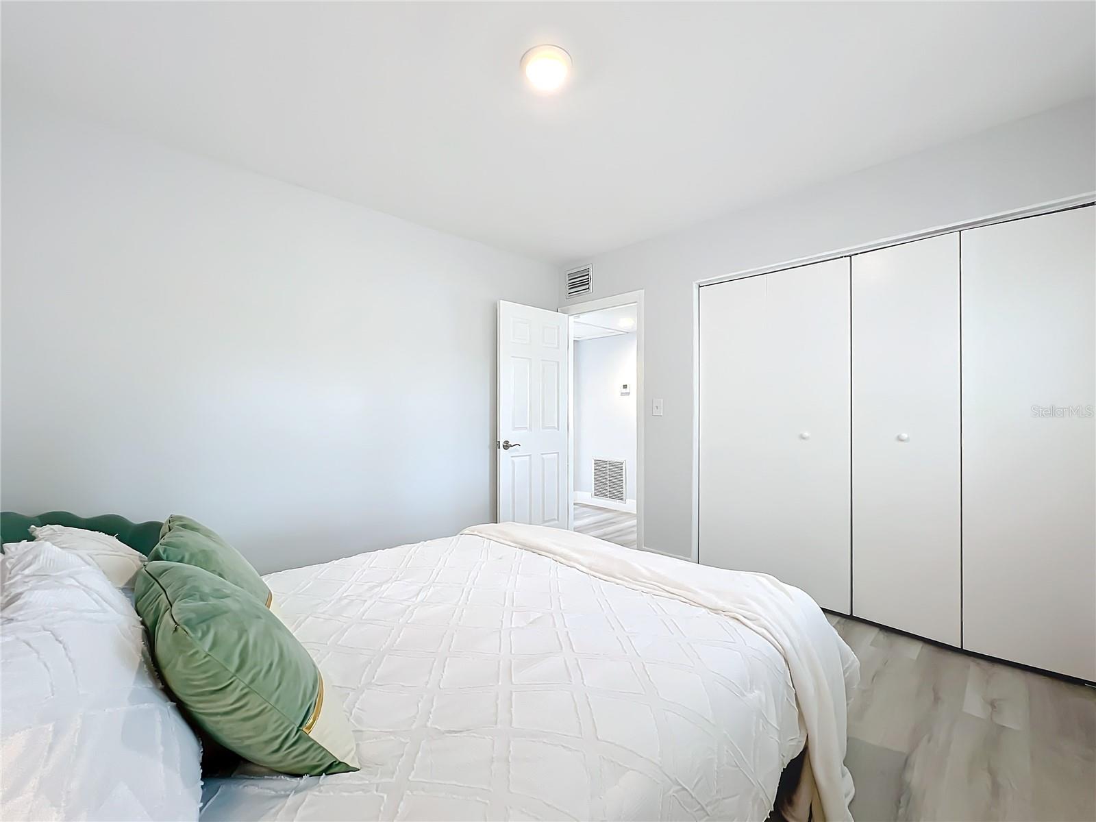 LAKE SUNSET SHORES - Residential Lease
