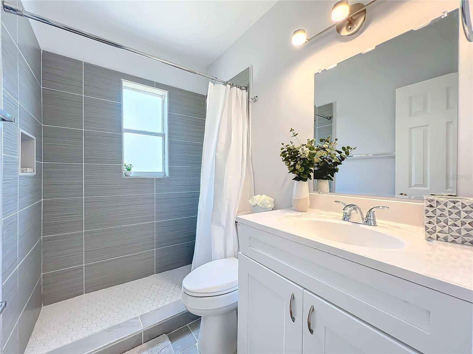 LAKE SUNSET SHORES - Residential Lease