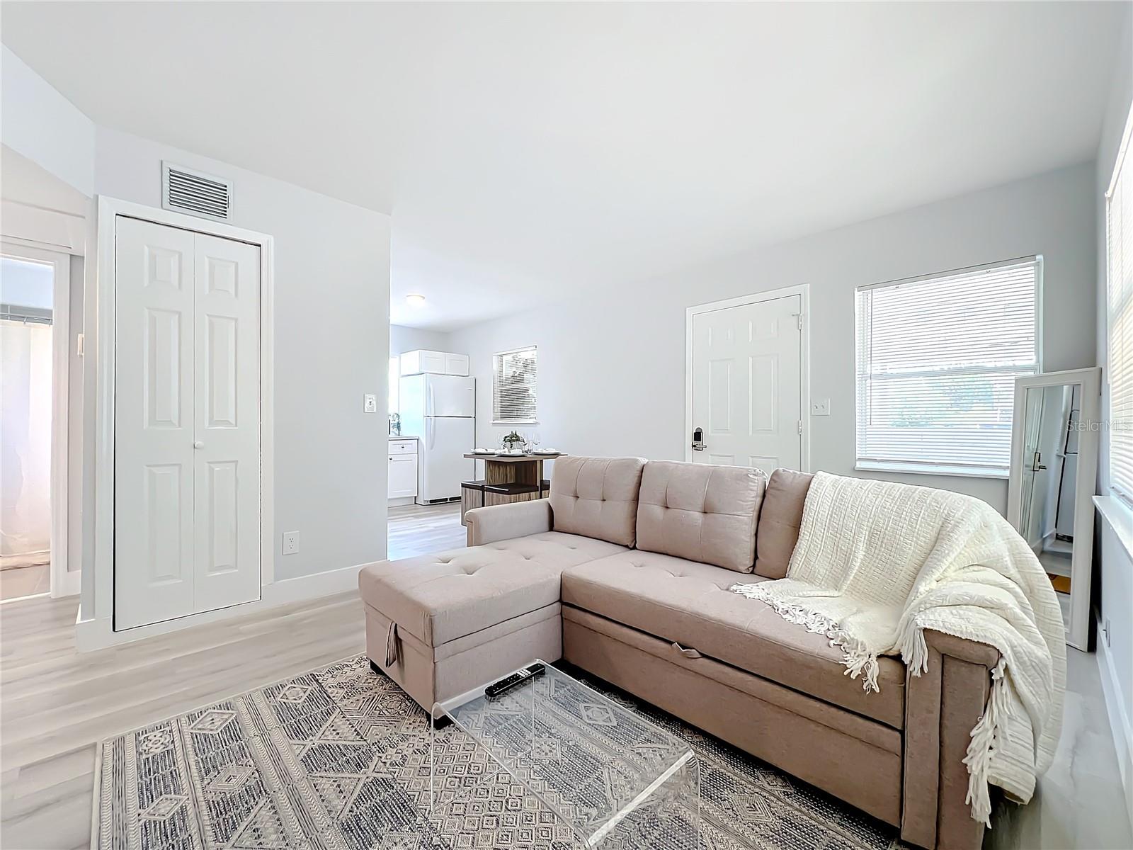 LAKE SUNSET SHORES - Residential Lease