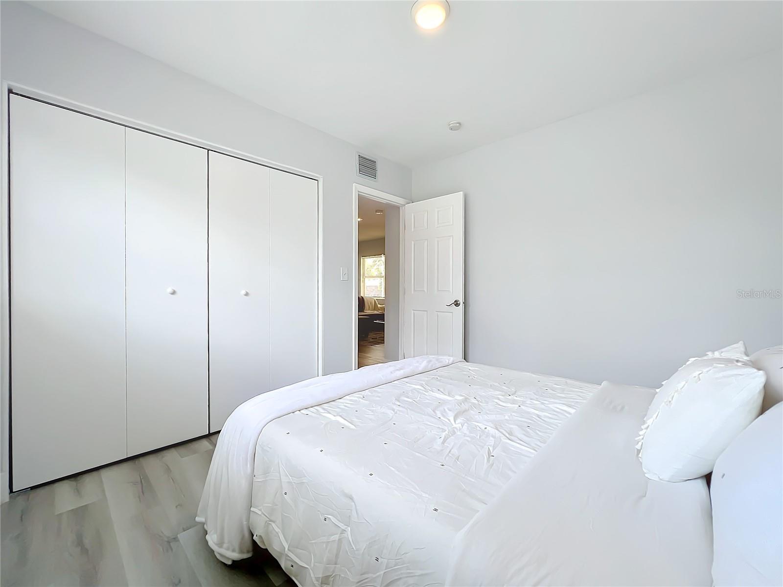 LAKE SUNSET SHORES - Residential Lease
