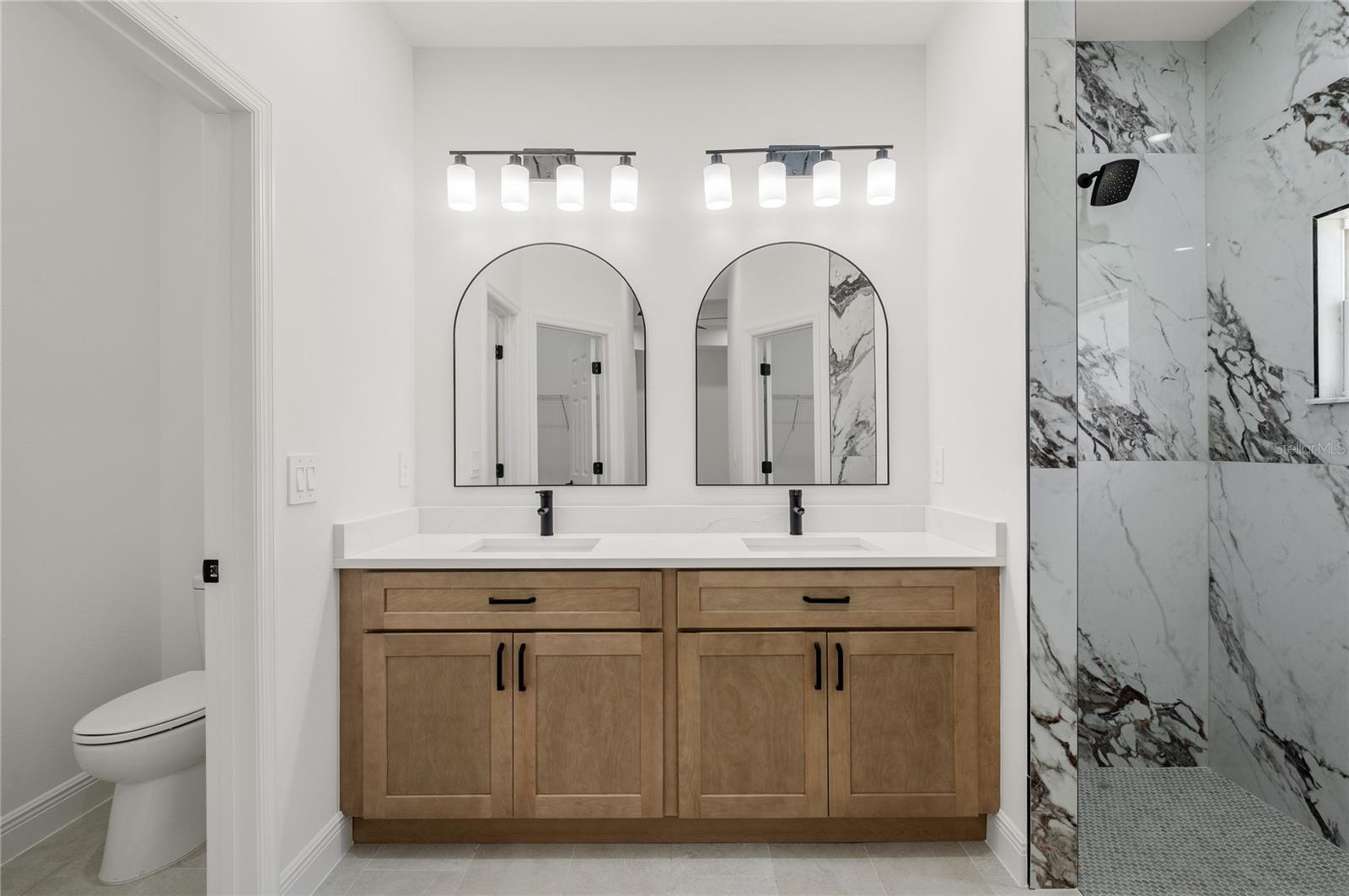 WOODHILLS - Residential