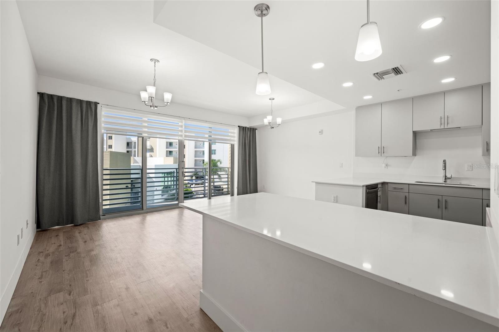 THE STRAND OF SARASOTA - Residential