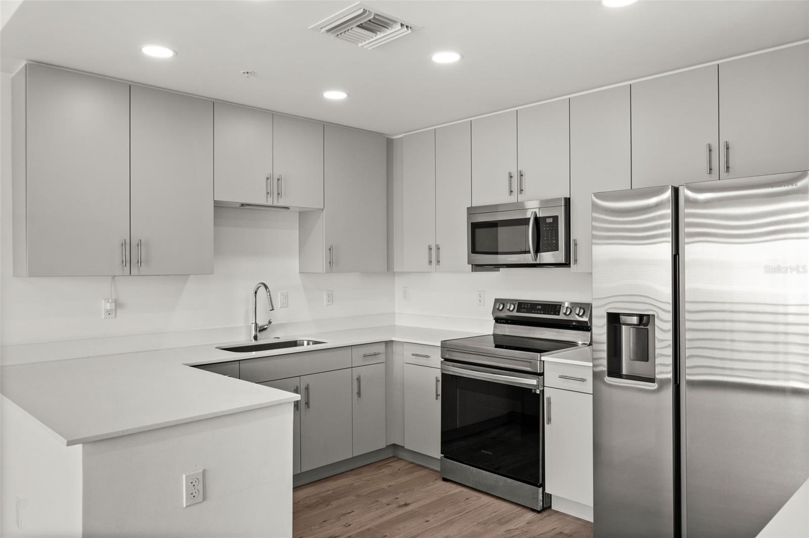 THE STRAND OF SARASOTA - Residential