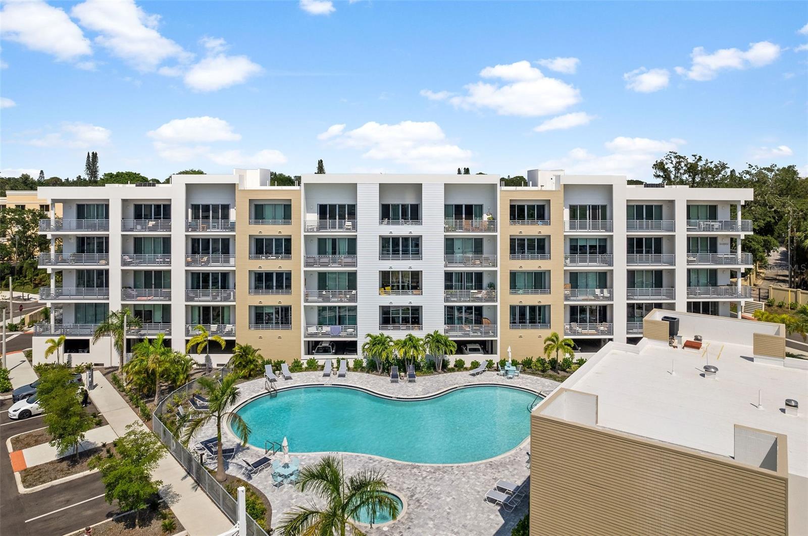 THE STRAND OF SARASOTA - Residential