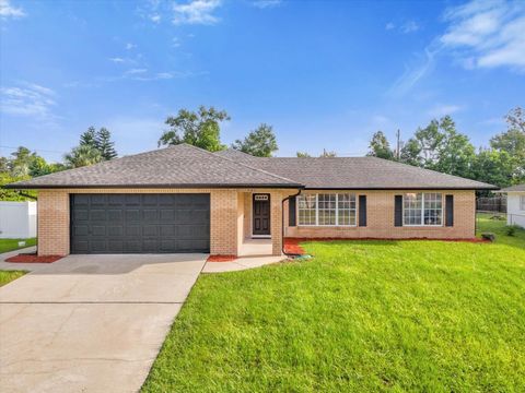 A home in DELTONA