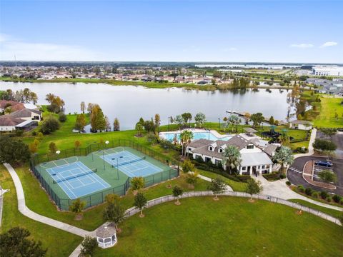 A home in LAKELAND