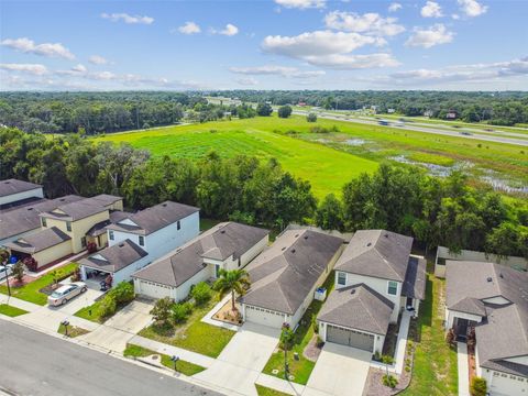 A home in LAKELAND