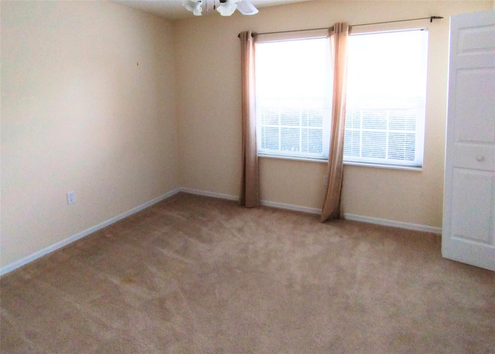 OAK RUN GOLFVIEW B - Residential Lease