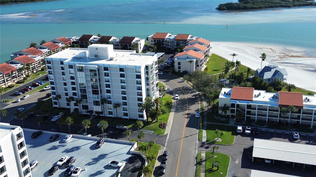 Photo of 855 Bayway Boulevard #908, Clearwater Beach, FL 33767 (MLS # TB8399395)