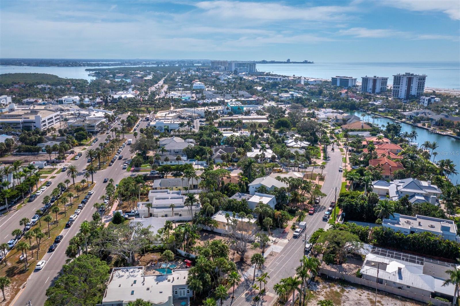 335 N WASHINGTON DRIVE