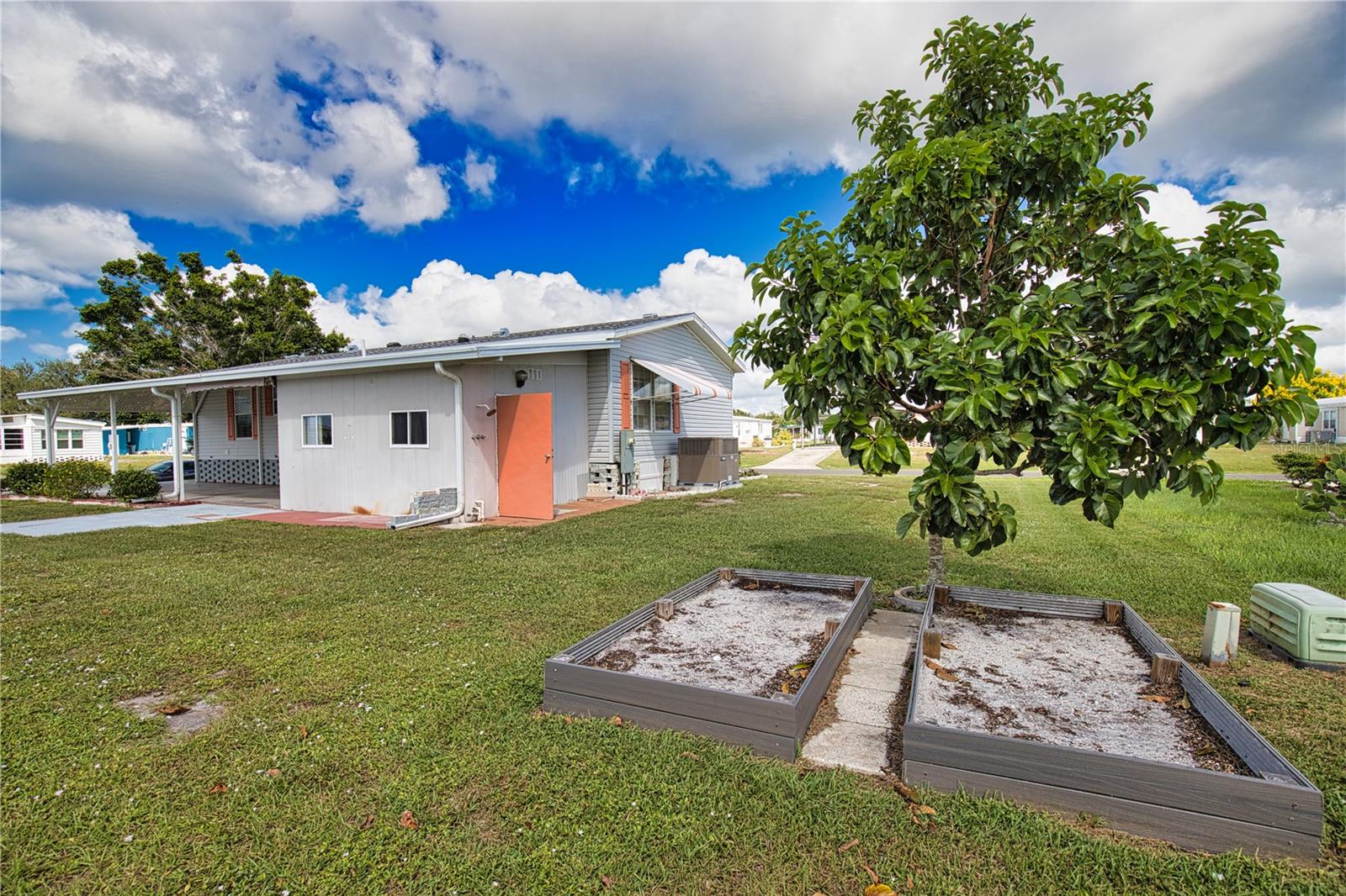 HOL MOB ESTATES 3RD ADD - Residential