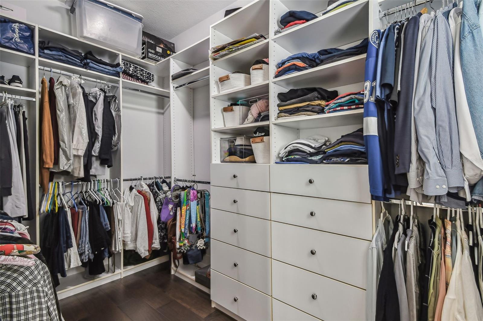 MACDILL TWNHMS - Residential