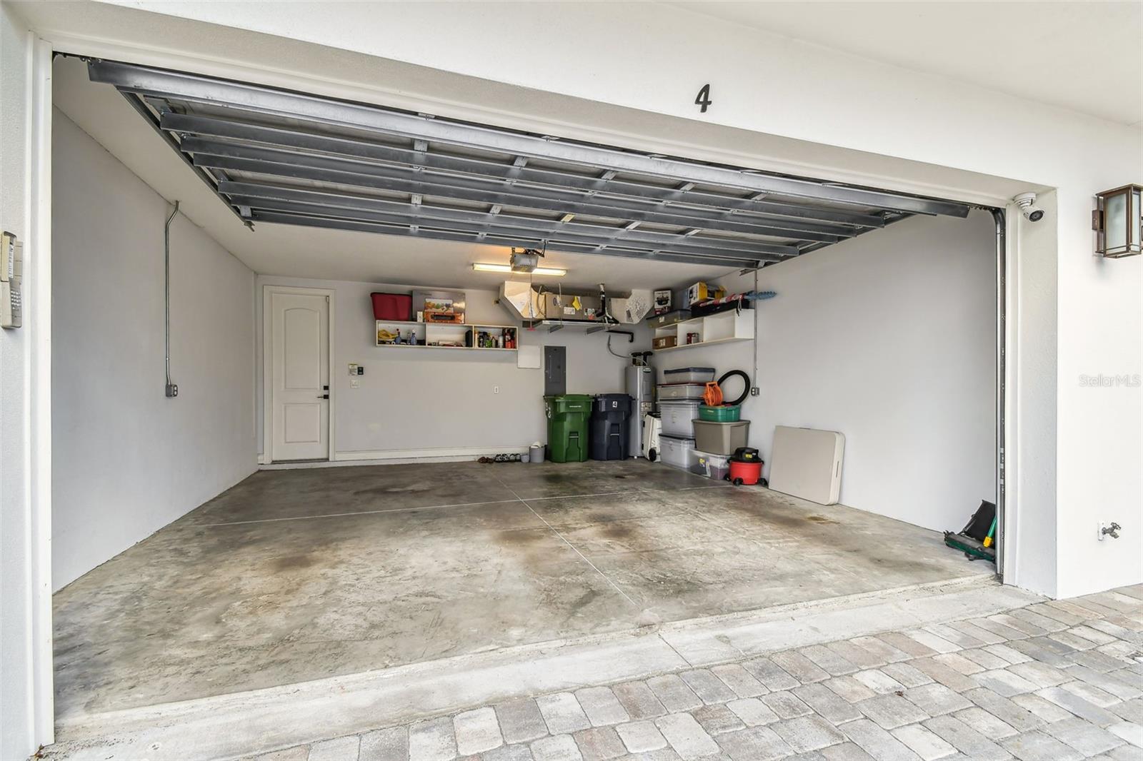 MACDILL TWNHMS - Residential