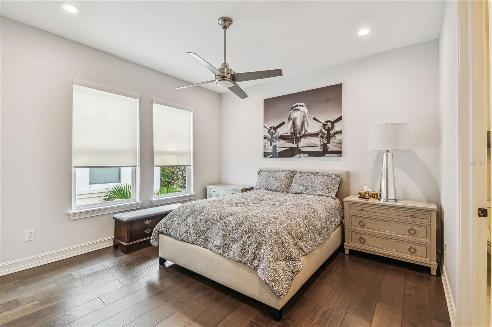 MACDILL TWNHMS - Residential