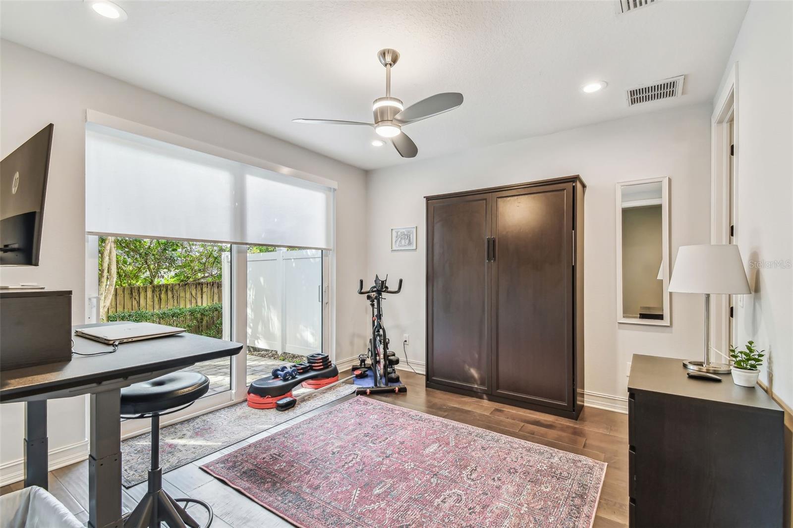 MACDILL TWNHMS - Residential