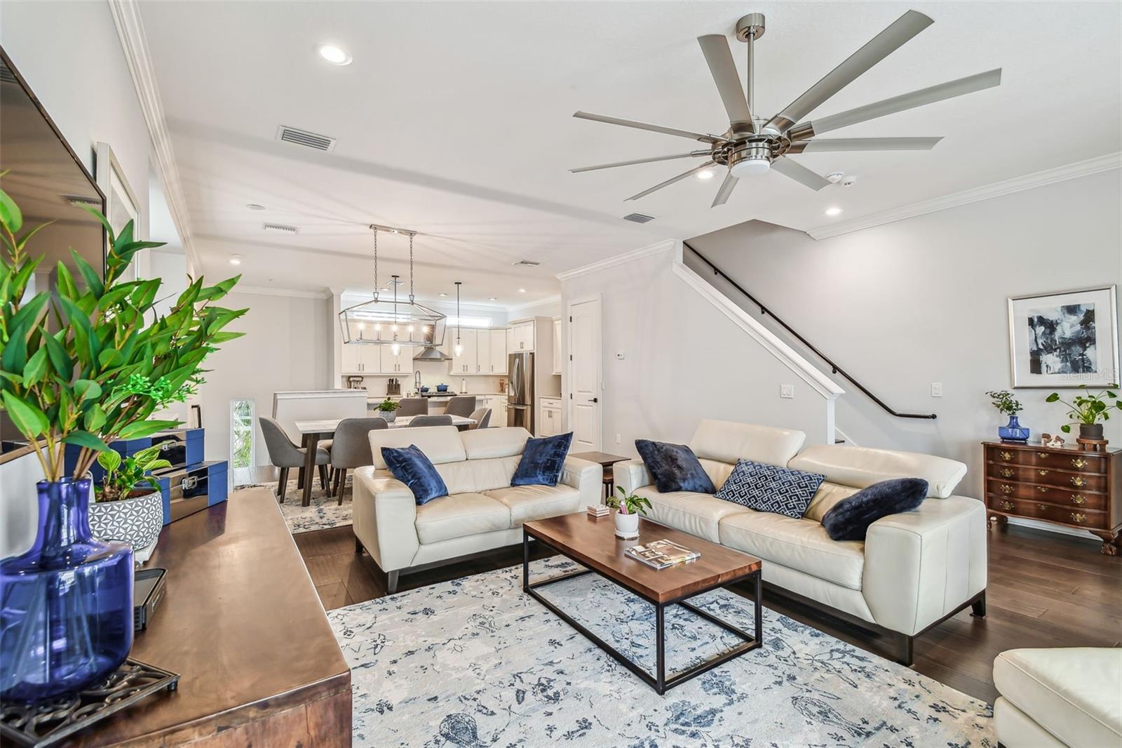 MACDILL TWNHMS - Residential