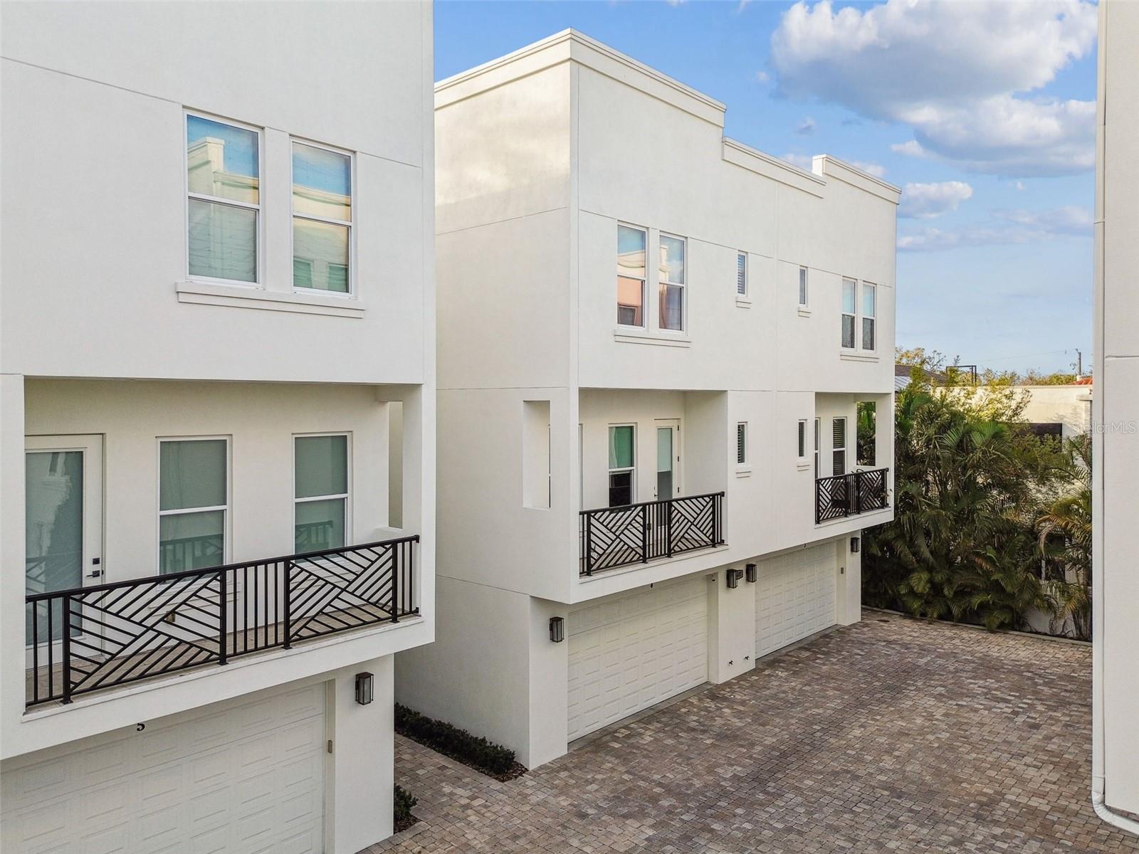 MACDILL TWNHMS - Residential