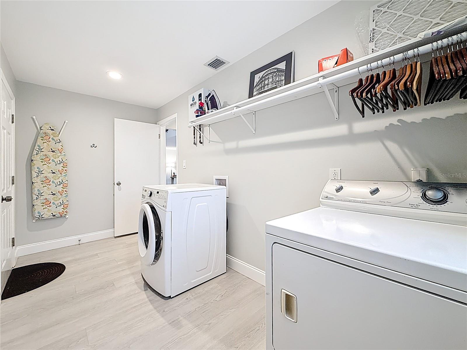 LAKEWOOD ESTATES SEC D - Residential