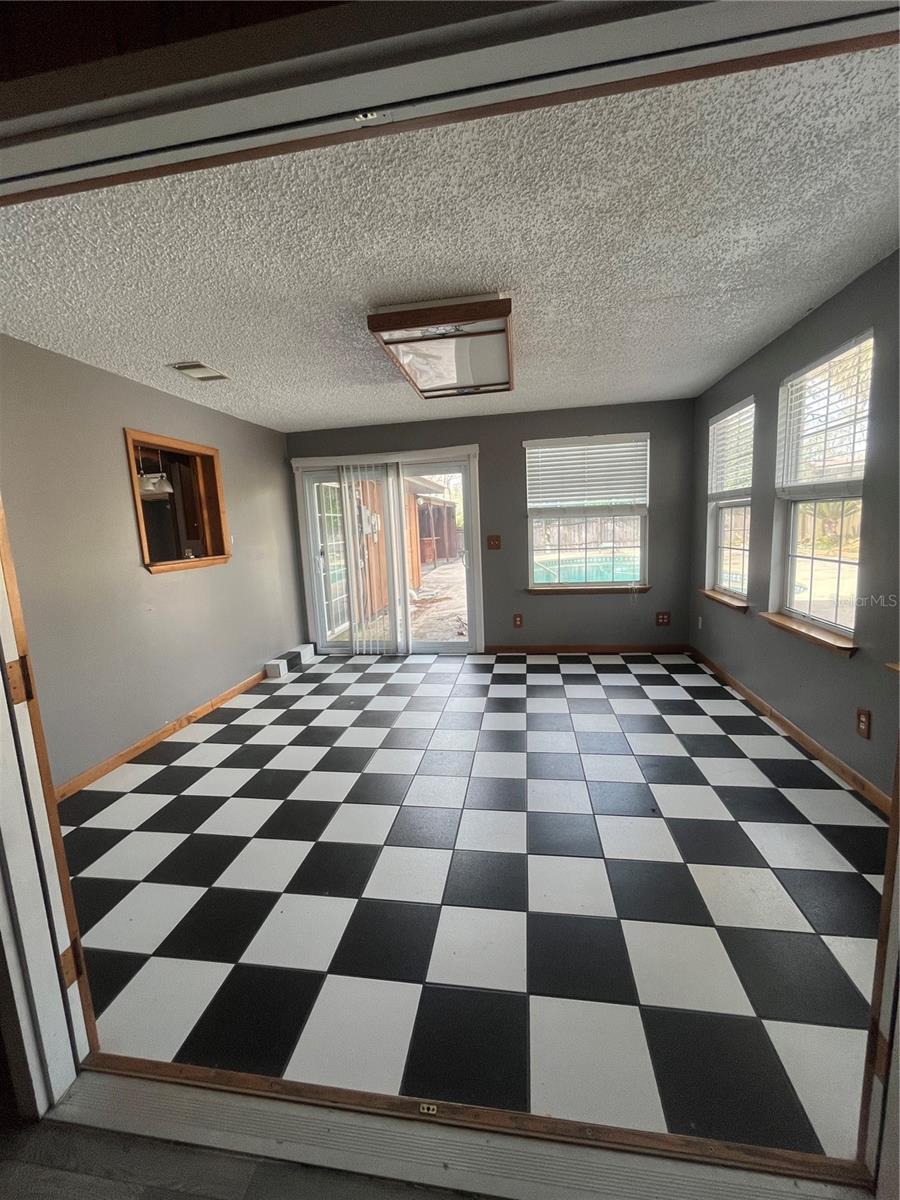 LAKE FOREST SUB - Residential