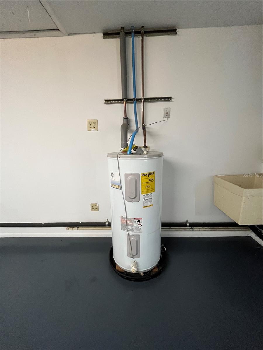 LAKE FOREST SUB - Residential