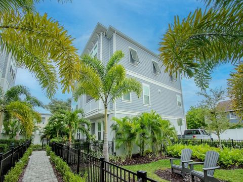 208 S TAMPANIA AVENUE 3 TAMPA FL 33609