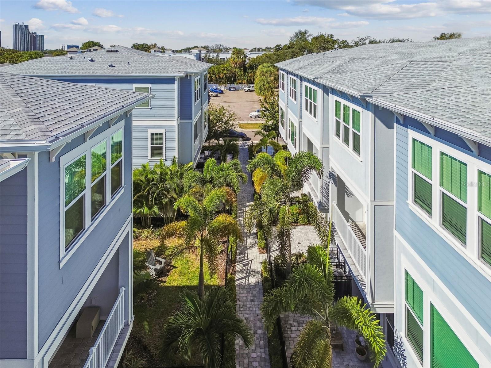 SOUTH TAMPANIA TWNHMS - Residential