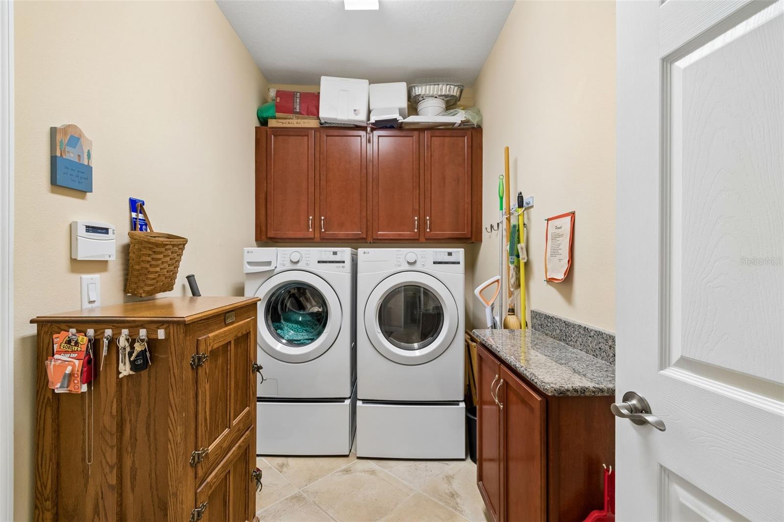 OAKLEY GREEN CONDO - Residential