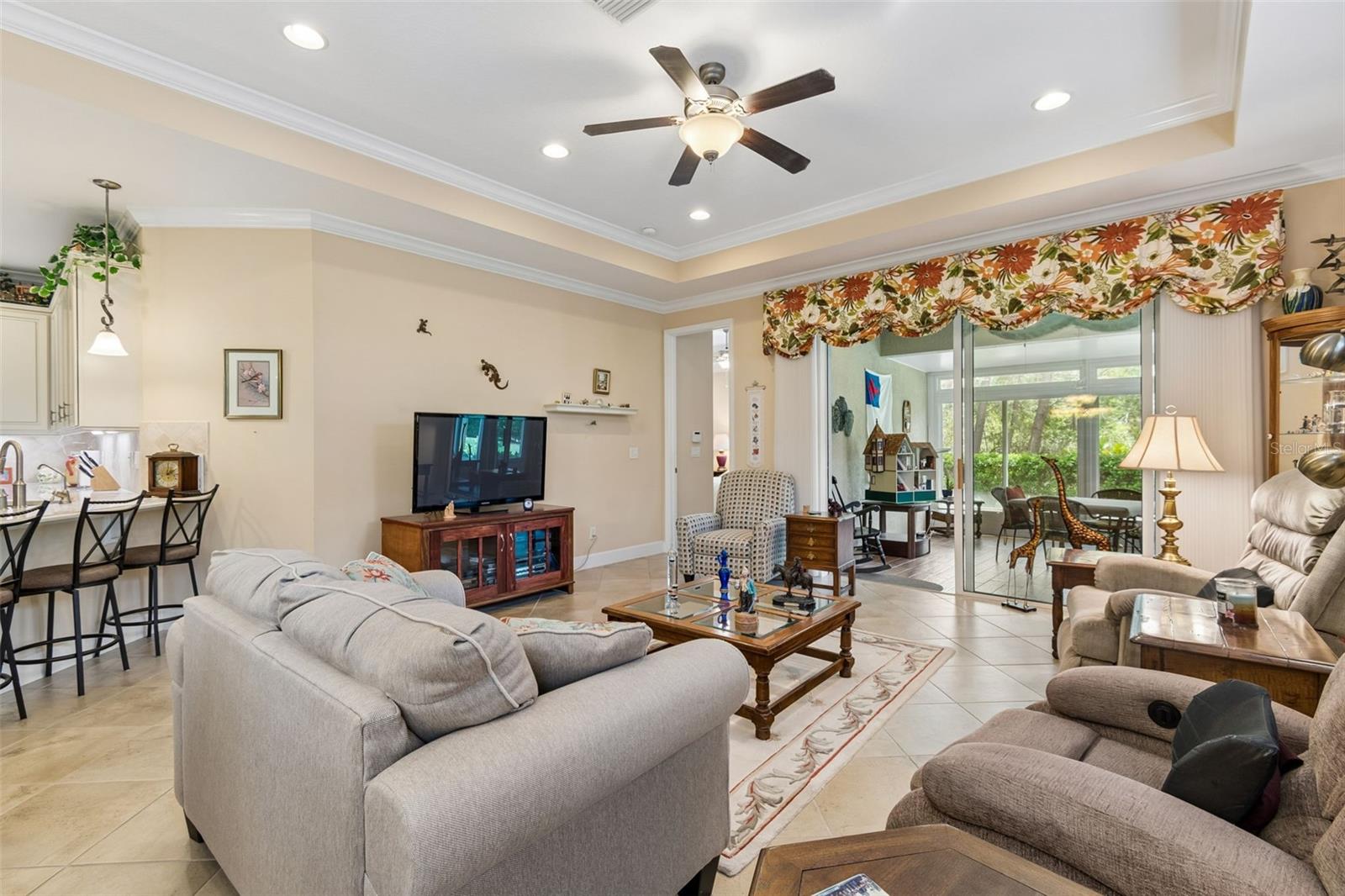 OAKLEY GREEN CONDO - Residential