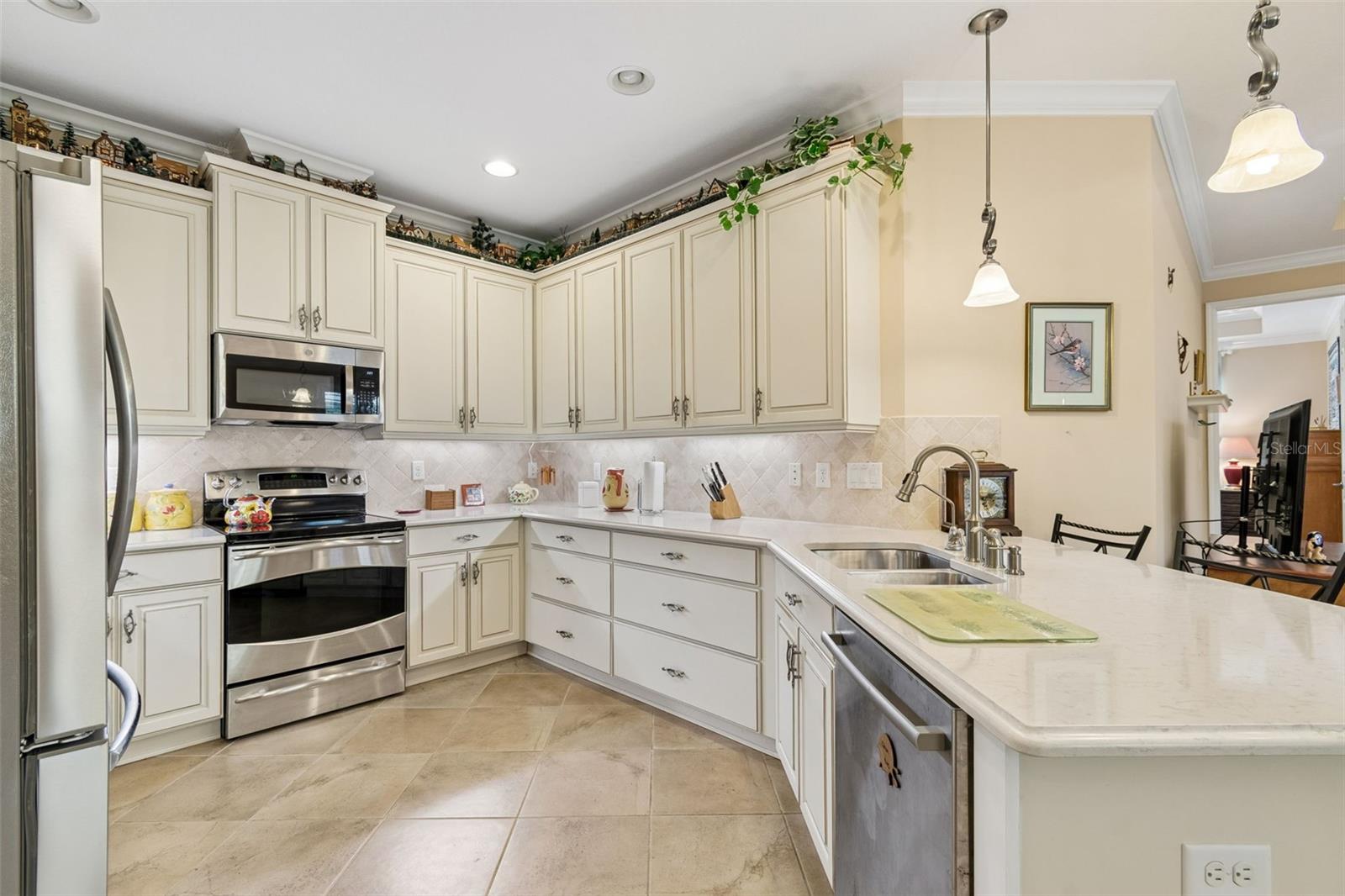 OAKLEY GREEN CONDO - Residential