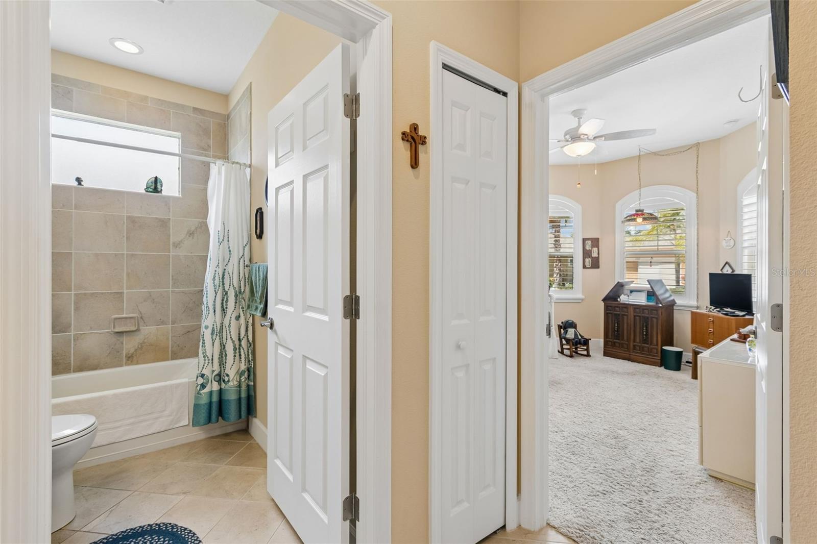 OAKLEY GREEN CONDO - Residential