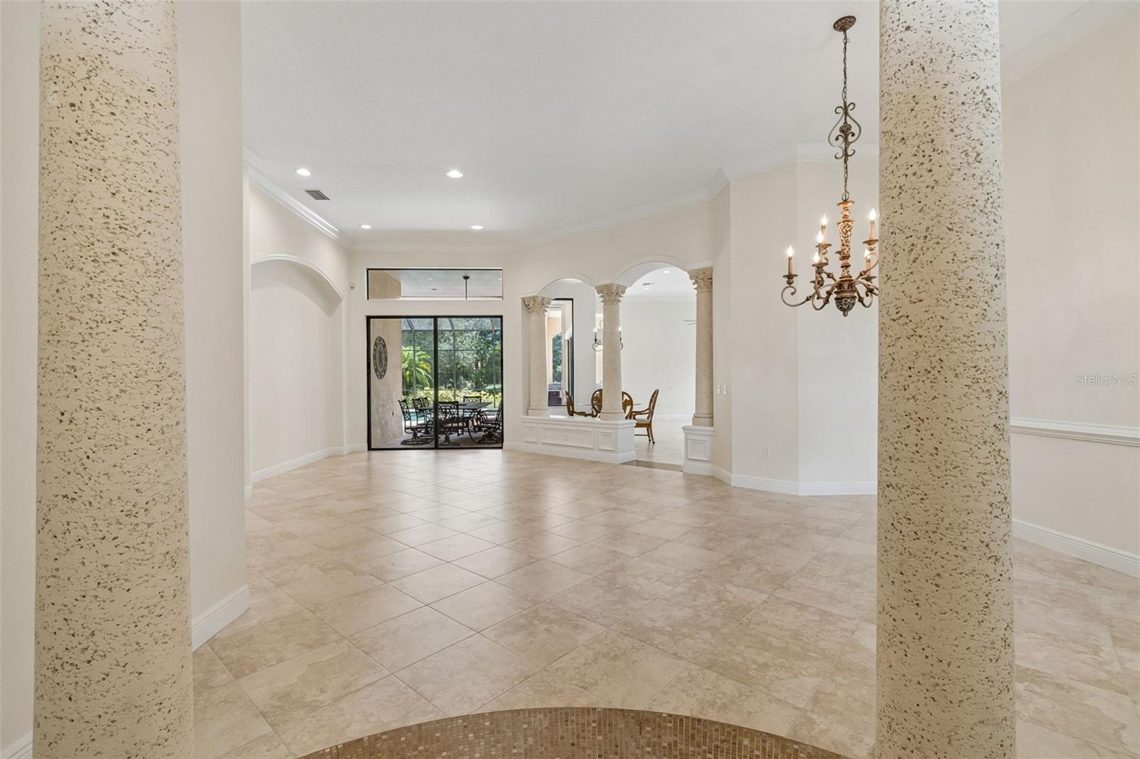 7222 LAKE FOREST GLEN