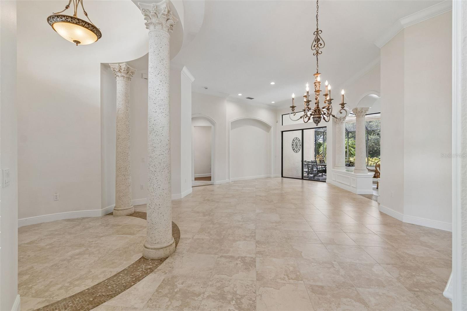 7222 LAKE FOREST GLEN