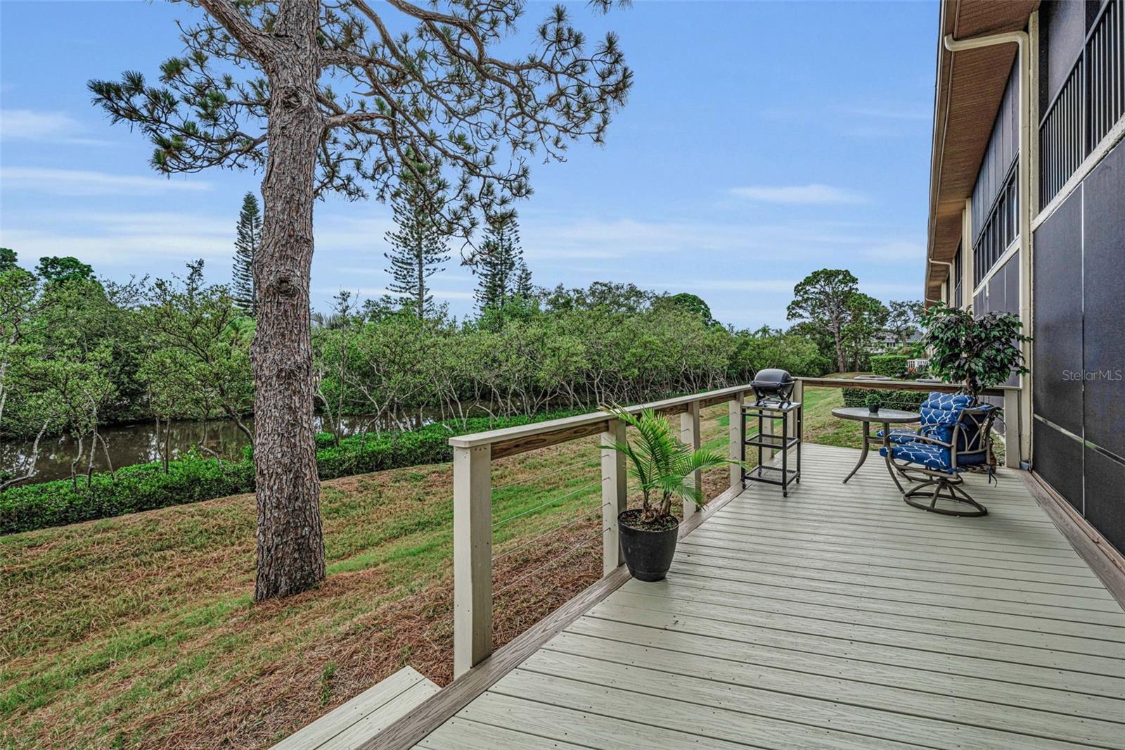 1673 SEASCAPE CIRCLE 102