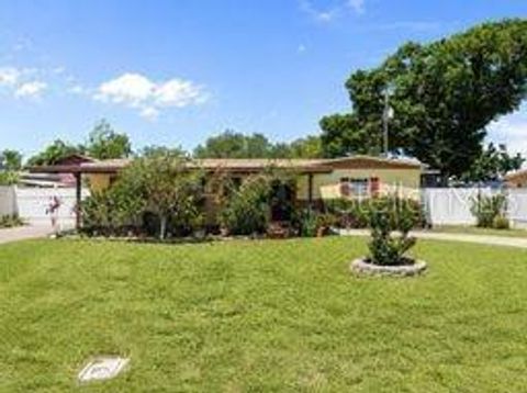 Photo of 7806 N Gomez Avenue, Tampa, FL 33614 (MLS # TB8508154)
