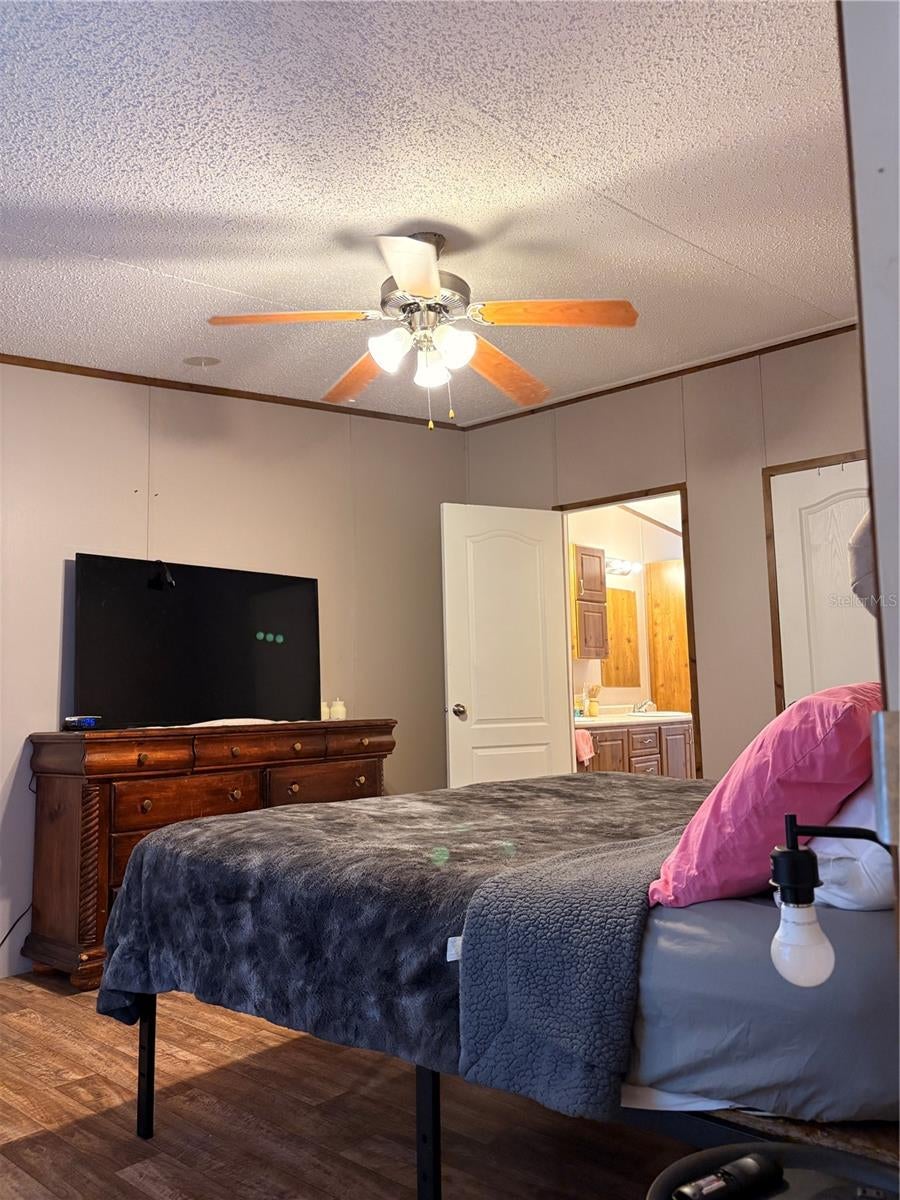 1012 WARDEN LN