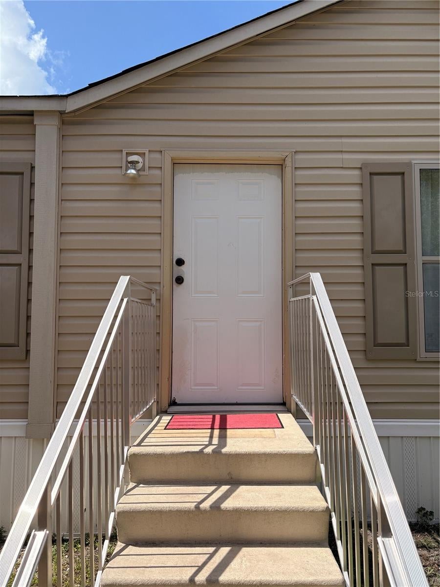 1012 WARDEN LN