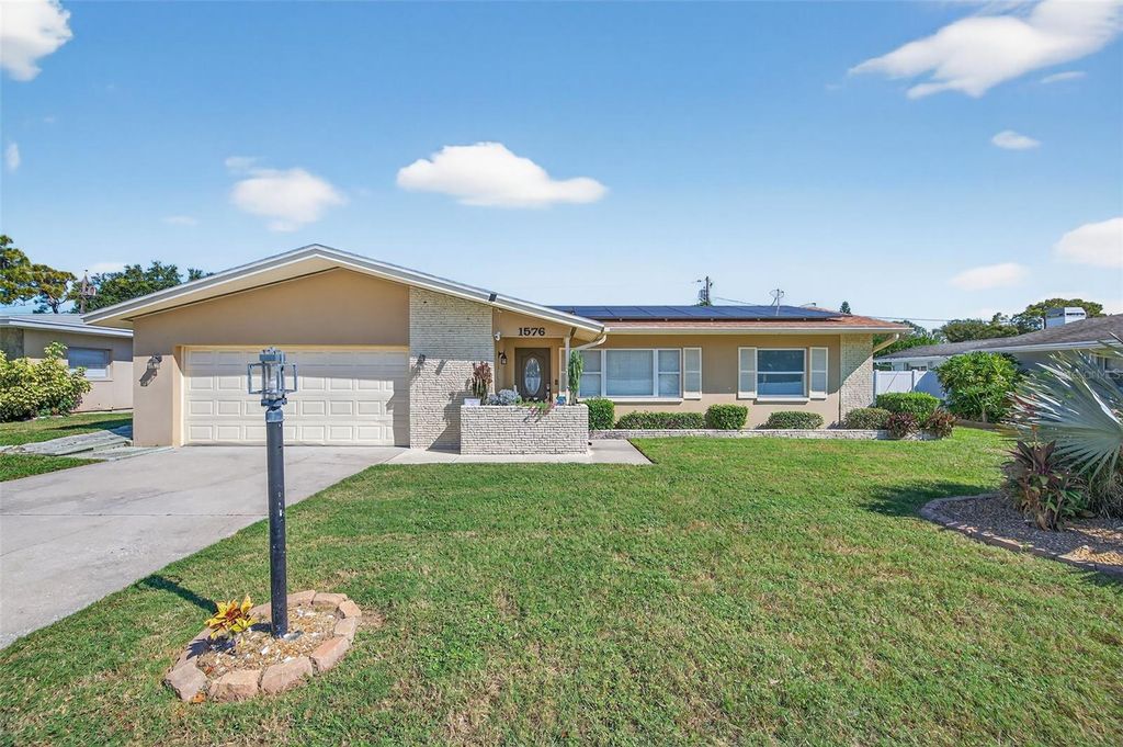 Photo of 1576 Rosery Road NE, Largo, FL 33770 (MLS # W7878714)